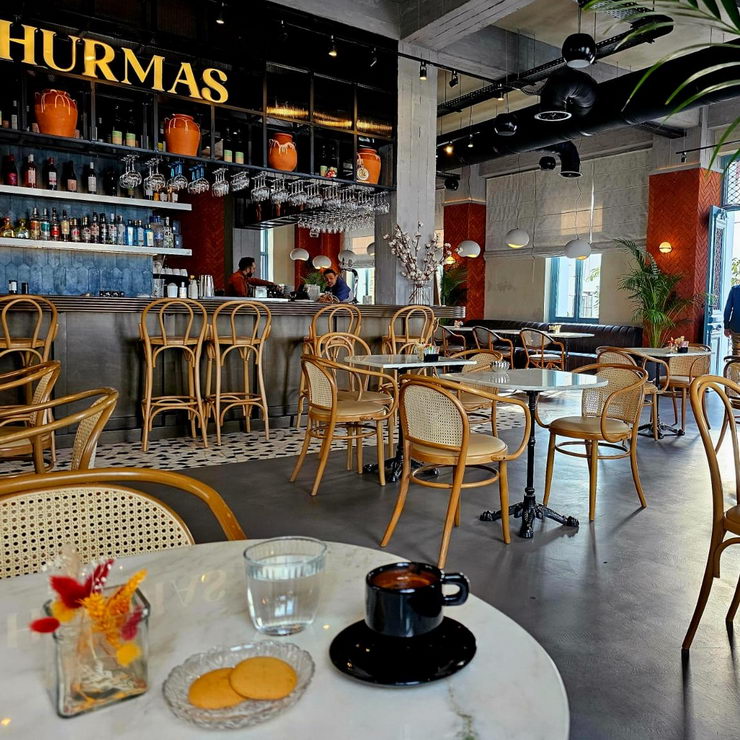 Hurmas, all day Bistro in Naxos