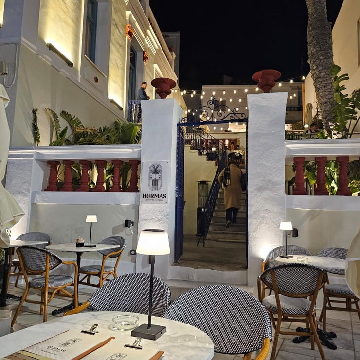 Hurmas, all day Bistro in Naxos